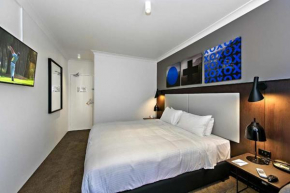  CKS Sydney Airport Hotel  Сидней